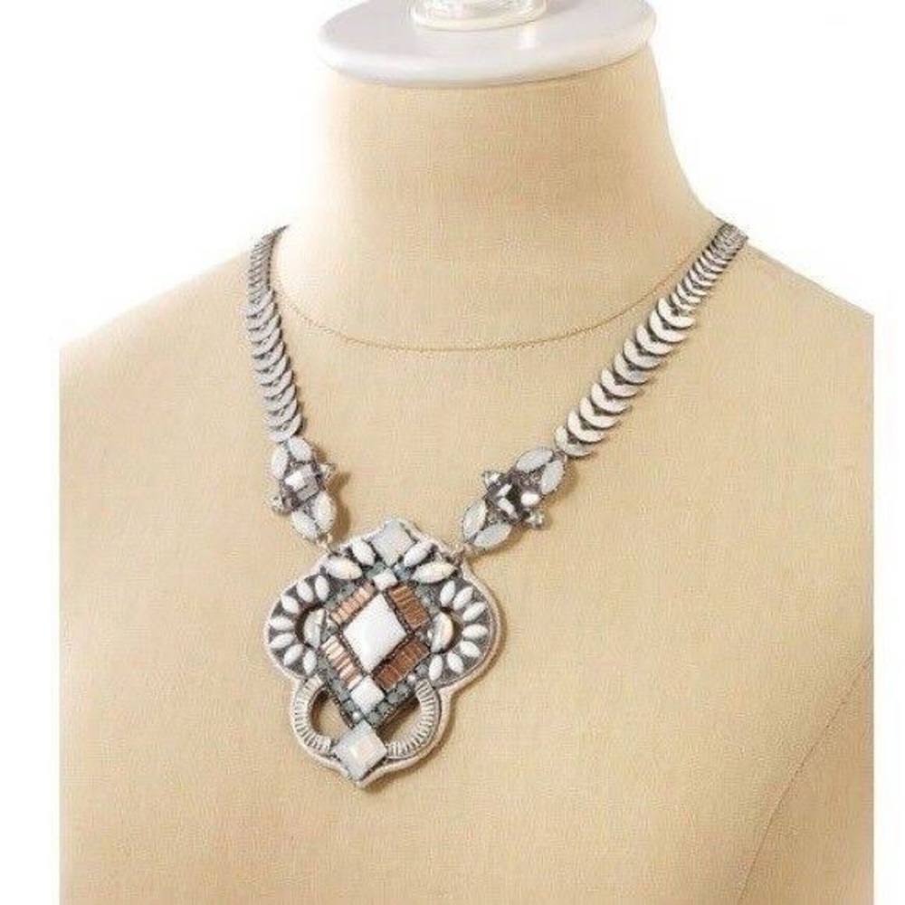 Stella and Dot Kaia Pendant